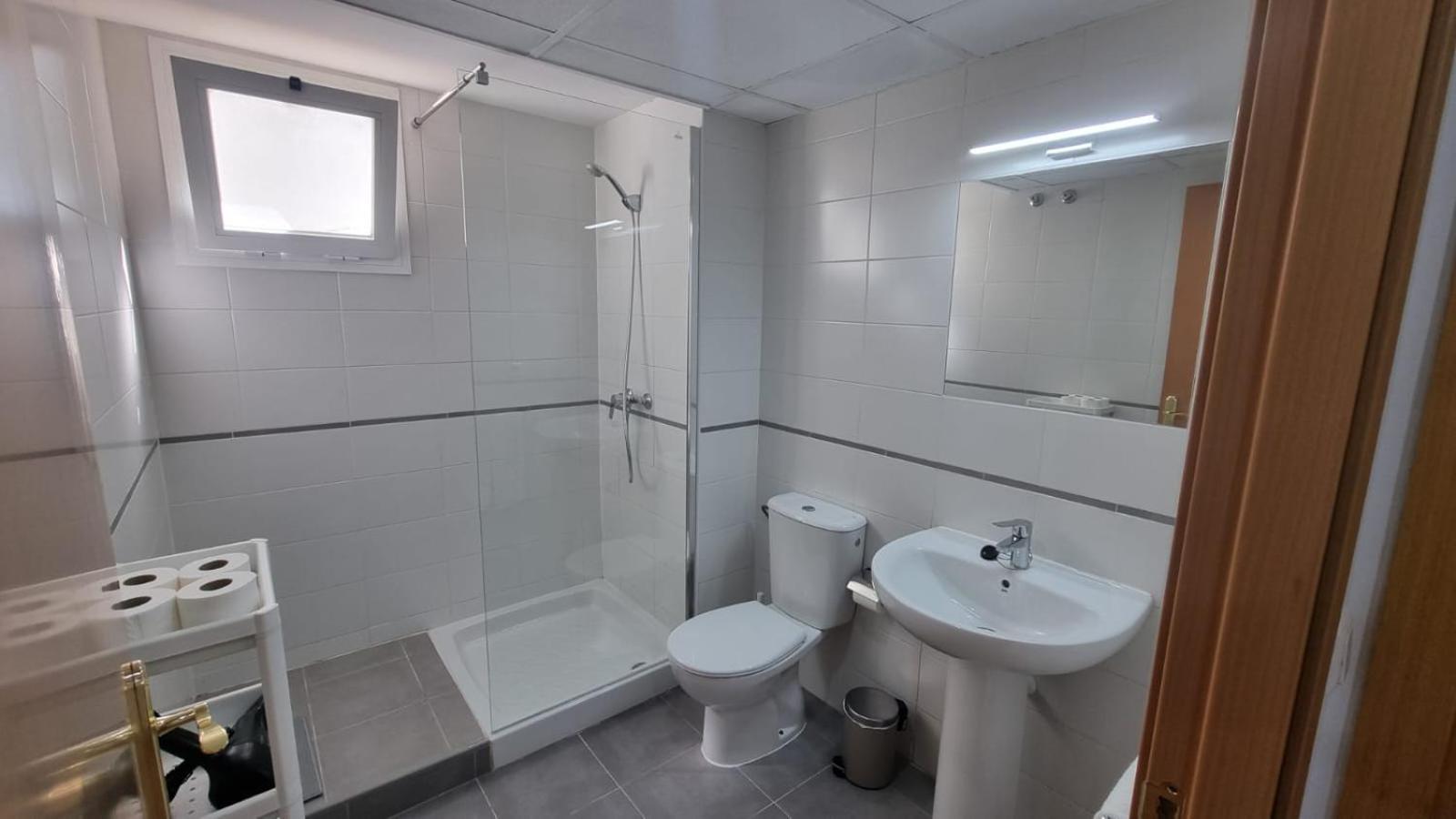 Moderno Apartamento 3 Dormitorios, Garaje Y Piscina La Algaba Ngoại thất bức ảnh