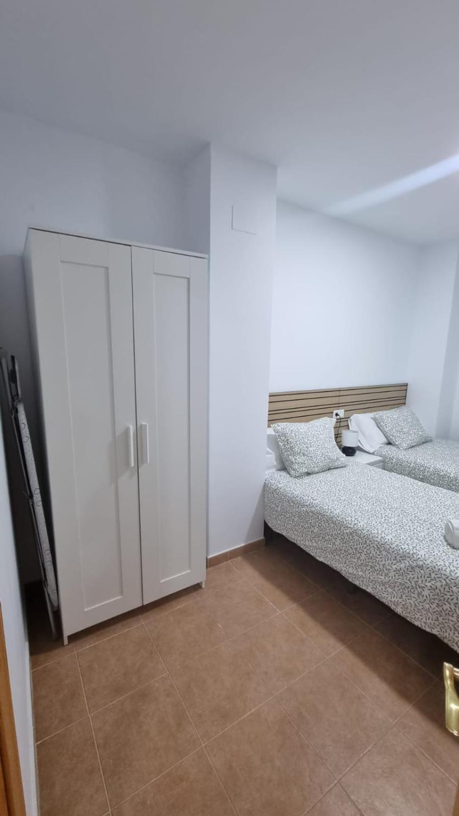 Moderno Apartamento 3 Dormitorios, Garaje Y Piscina La Algaba Ngoại thất bức ảnh